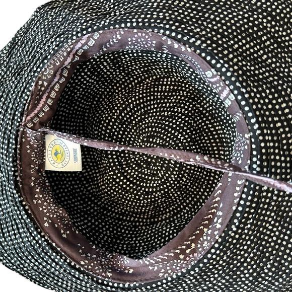 Wallaroo Hat Company Women's "Scrunchie" Packable Hat Black & White Print (2) - Picture 6 of 7
